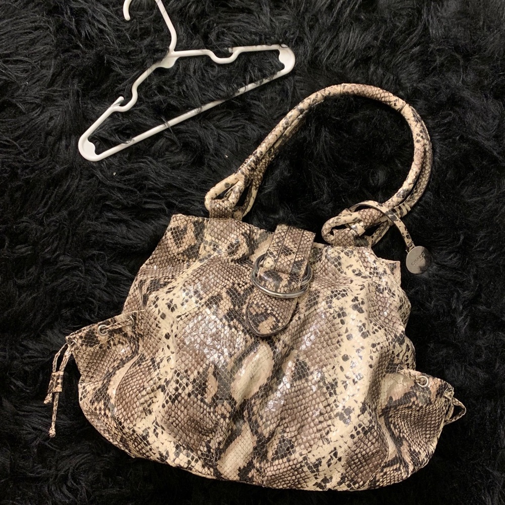 Arm / Buckle Bag